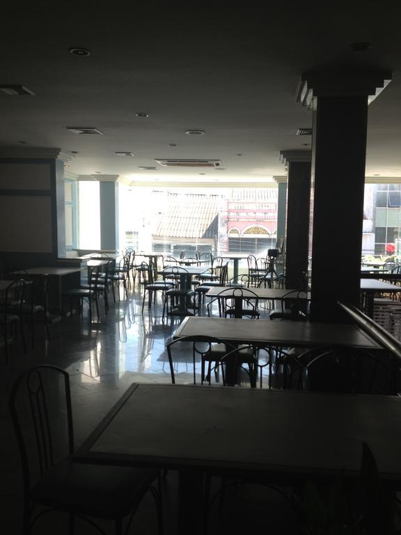 Sinthavee Hotel Phuket Exterior foto