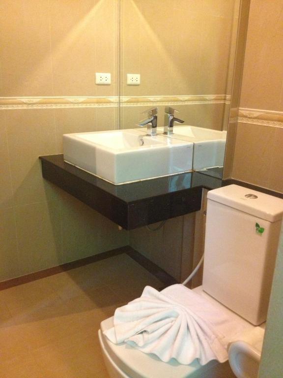 Sinthavee Hotel Phuket Habitación foto