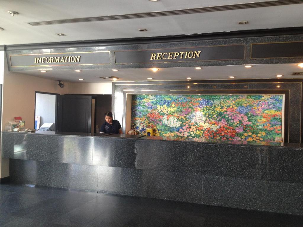 Sinthavee Hotel Phuket Exterior foto